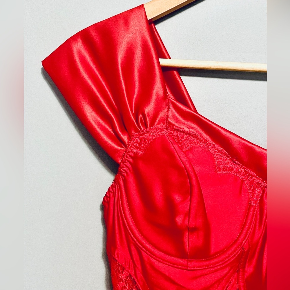 Guess Scarlet Lace Evening Dress - Picture 5 of 6